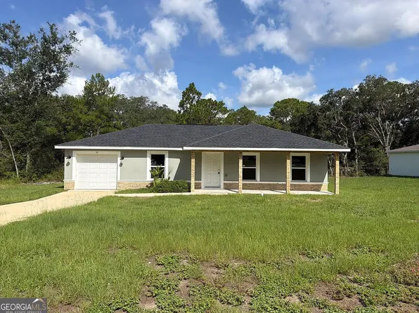 52 Bay Rd, Ocklawaha, FL 32179