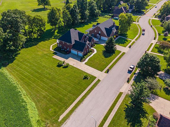 3rd image of 337 Hawthorne Dr