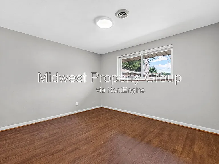 2050 Goodale Ave — Photo 15