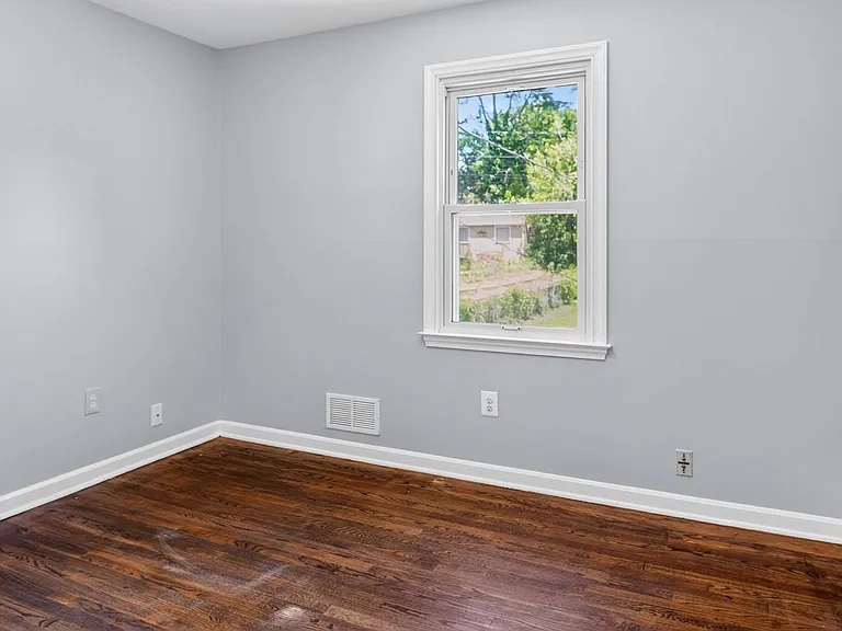 520 Hawthorne Rd #1 — Photo 8