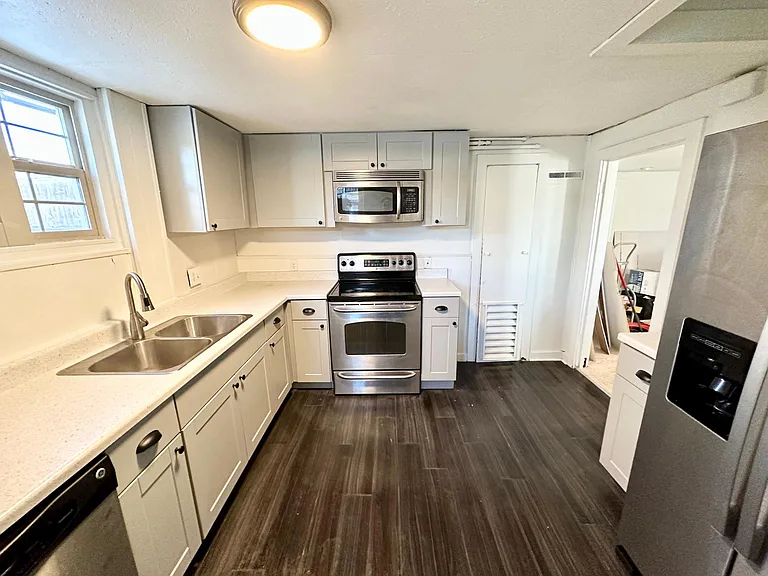 Extra large kitchen with plenty of cabinet space!