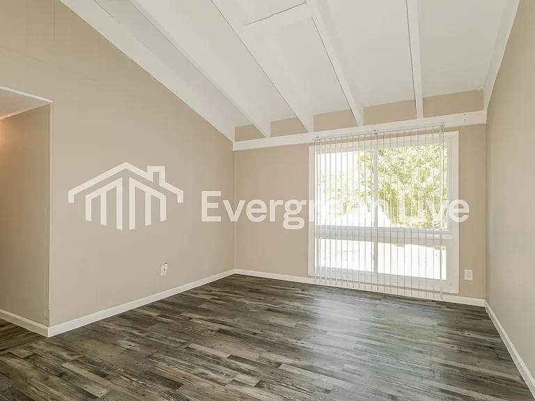2756 Shadowcreek Dr — Photo 3