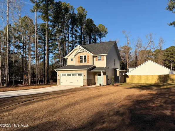 200 Scott Avenue, Vass, NC 28394