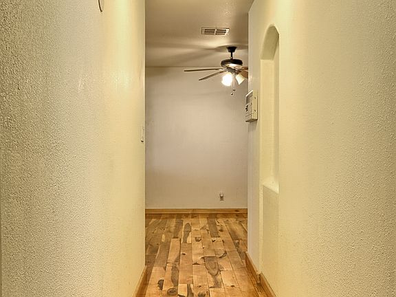 5th image of 7604 Parkland Dr
