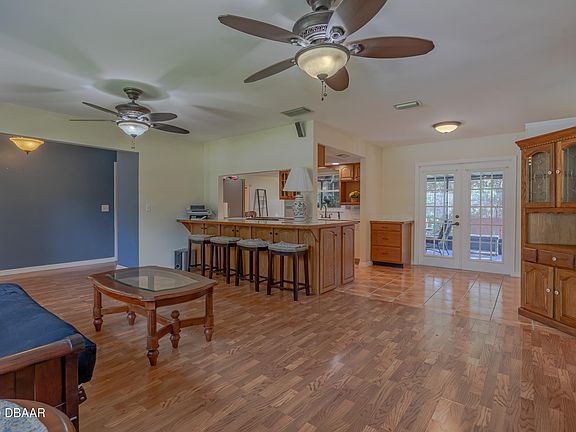5th image of 1154 Gage Ave