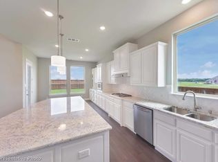 1600 McCaslin Dr, Mansfield, TX 76063