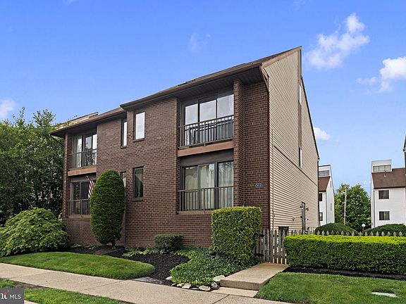 2nd image of 9551 James St #15B