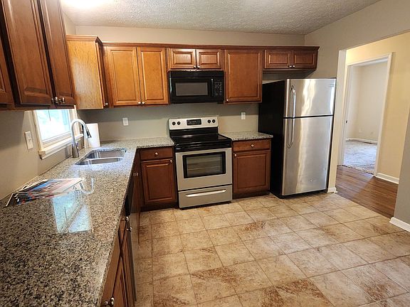 5th image of 3803 Riveroaks Cir