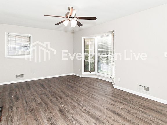2nd image of 1025 Dawn Dr