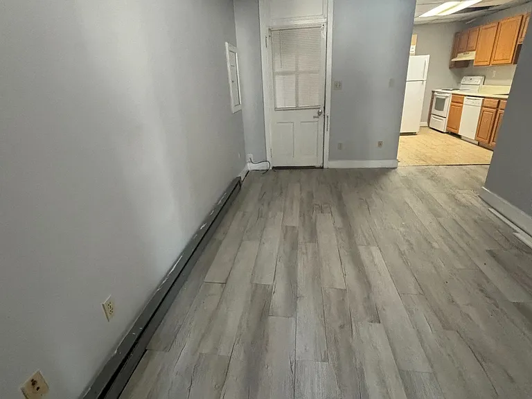 211 Laurel St #A — Photo 7