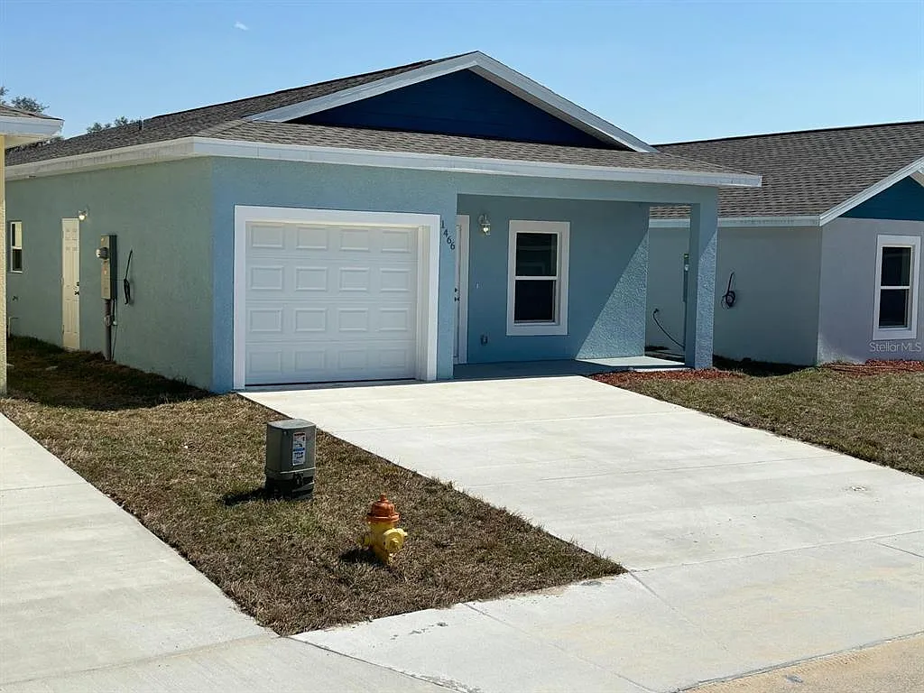 3 bed, 2.0 bath, 1300 sqft, $1,775 — Photo 1