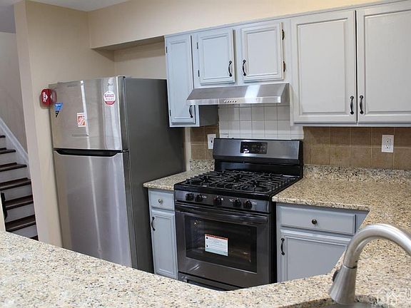 4th image of 240 Hidden Woods Ct
