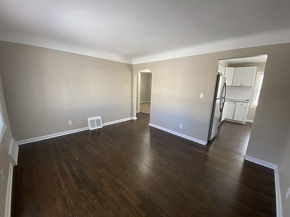 5th image of 1725 Progress Ave