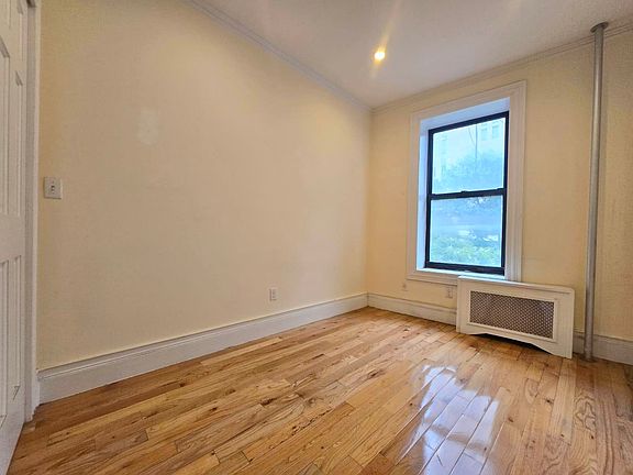 5th image of 250 W 78th St APT 3FF