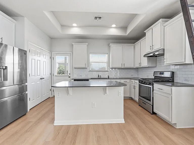 10221 Forest Grove Dr — Photo 7