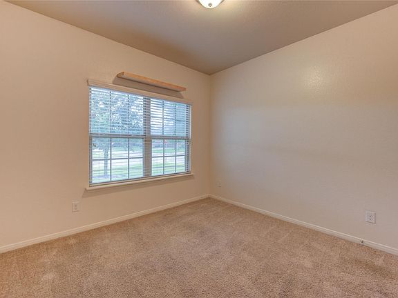 5th image of 734 Mill Spring Ct
