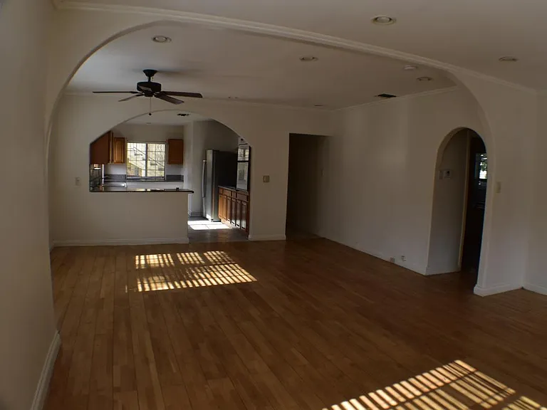 127 Orange Ave — Photo 8