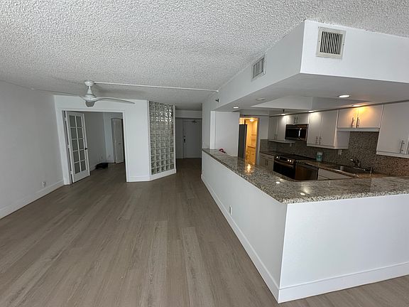 5th image of 2401 Collins Ave APT 605