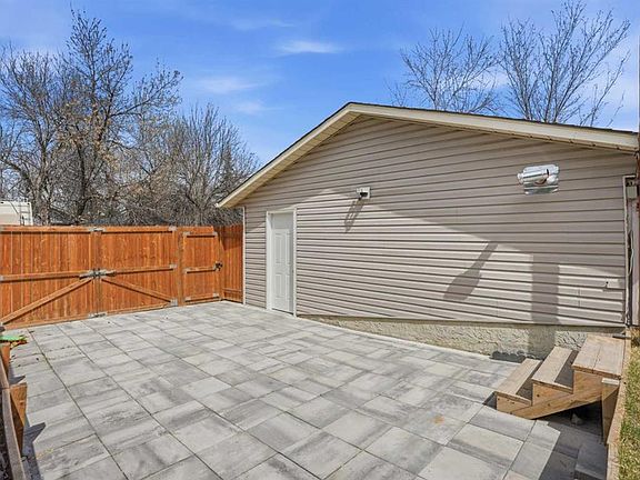 5th image of 203 S Shawglen Rd SW