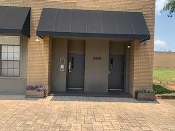 308 Saint Louis St APT 103