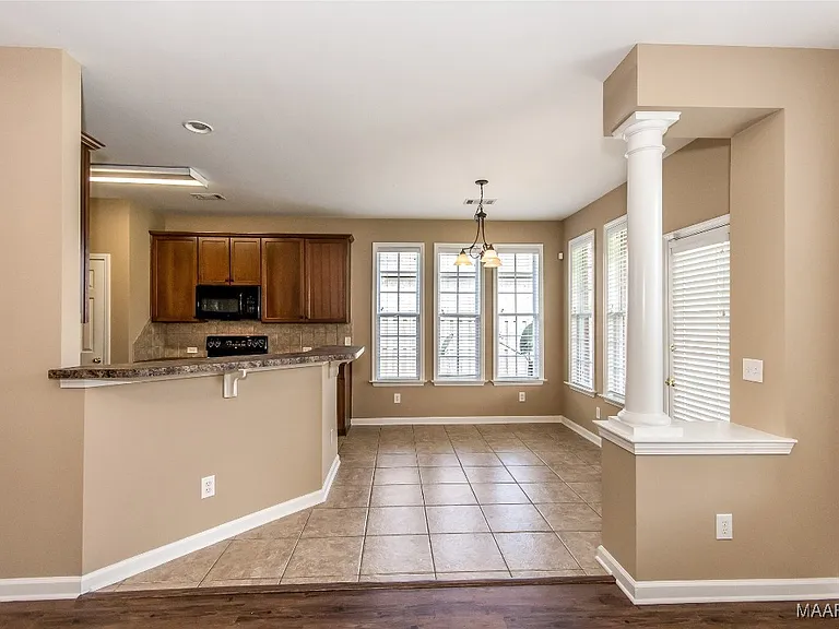 9625 Helmsley Cir — Photo 13
