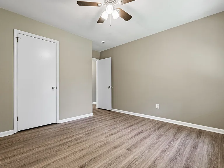 3212 Westbrook Dr #100 — Photo 23