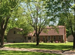 75 River Dr, Hadley, MA 01035
