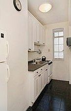 3rd image of 333 W 56th St APT 1B