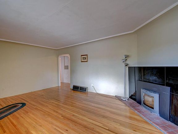 4th image of 207 Chula Vista Pl NE