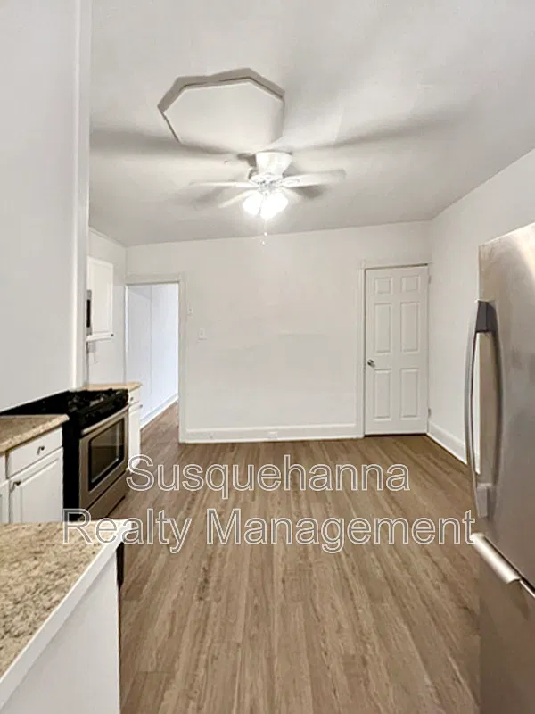 4 bed, 1.5 bath, 1260 sqft, $1,995 — Photo 1