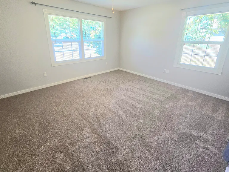 114 SE 218th Ave — Photo 40