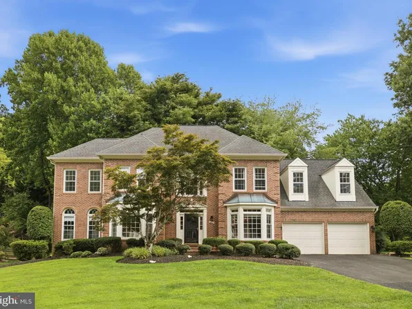 9205 Armetale Ct, Fairfax Station, VA 22039