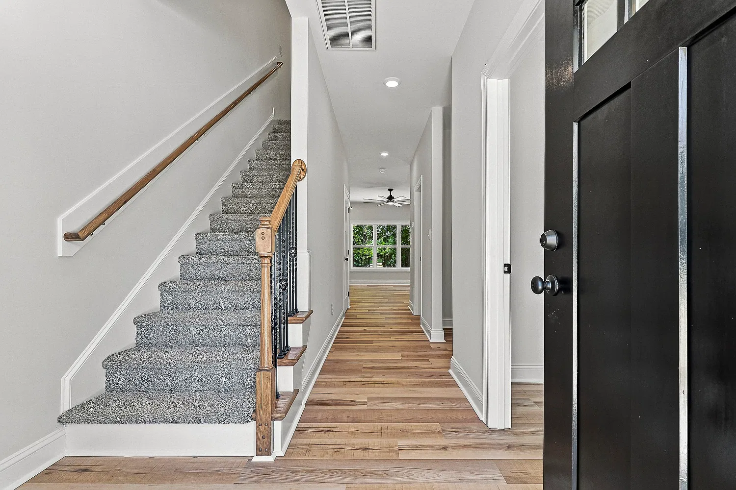 3 bed, 2.5 bath, 1784 sqft, $2,000 — Photo 3