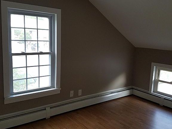 2nd image of 5 Albany Ave