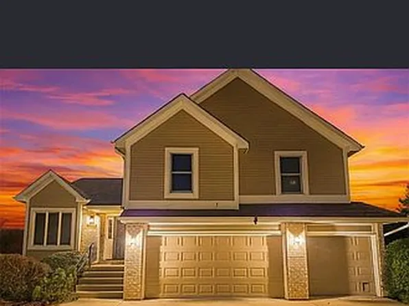 108 Cedar St, Smithville, MO 64089