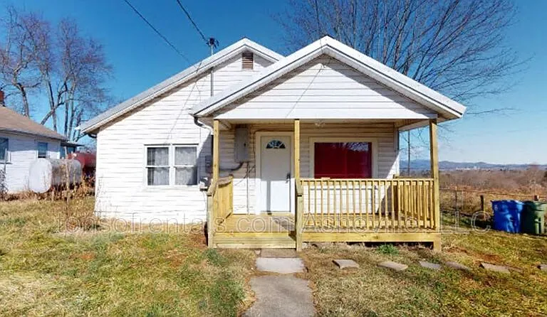 391 Deaverview Rd — Photo 1