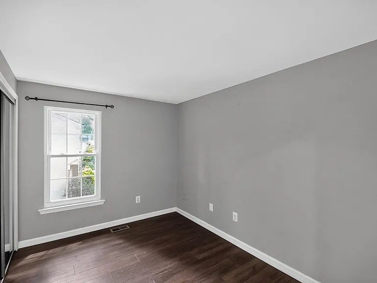6176 Martins Landing Ct — Photo 19