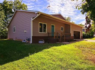 243 E Frontier Dr, Mulvane, KS 67110