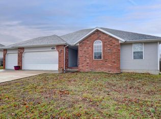 1354 W Stone House Rd, Nixa, MO 65714