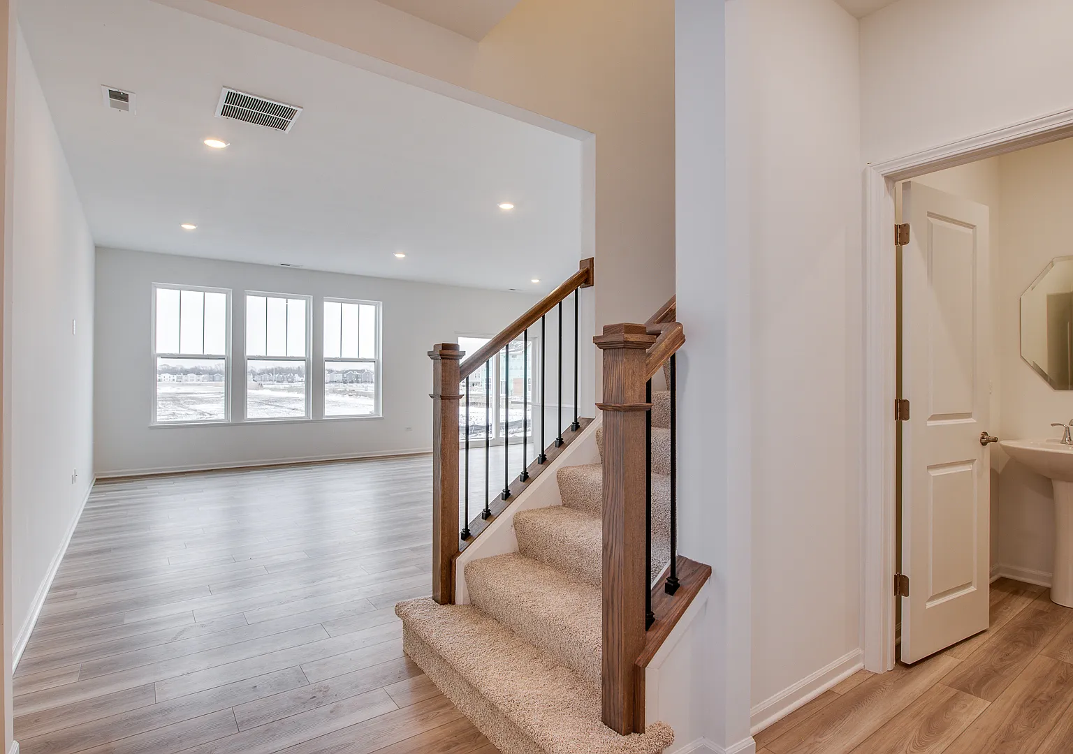 3 bed, 2.5 bath, 1767 sqft, $2,800 — Photo 2