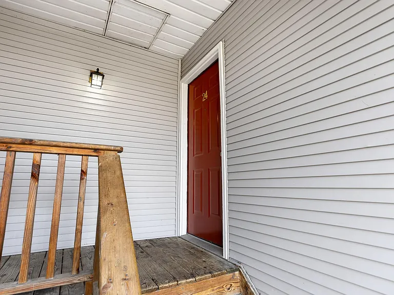 400 Stewart Ln #23 — Photo 14