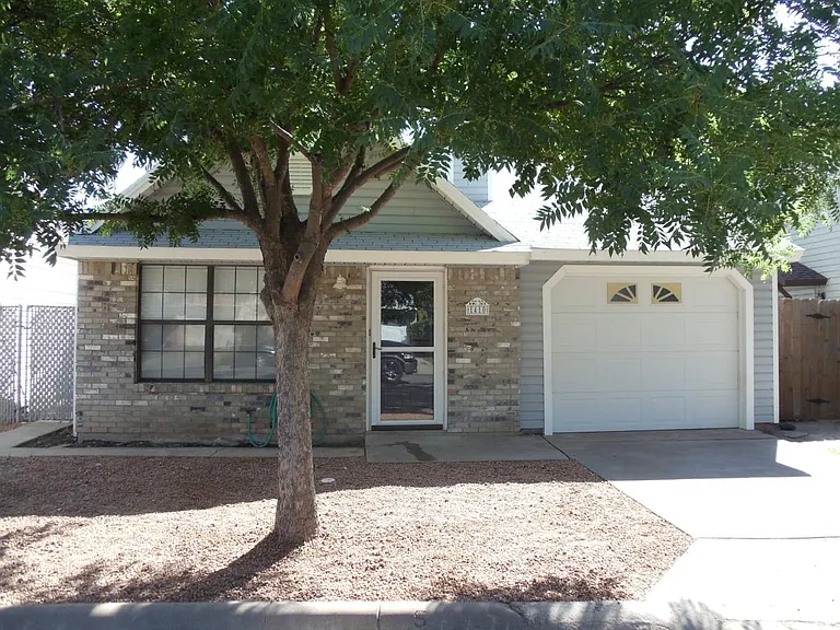 1410 Lindell Ct — Photo 8