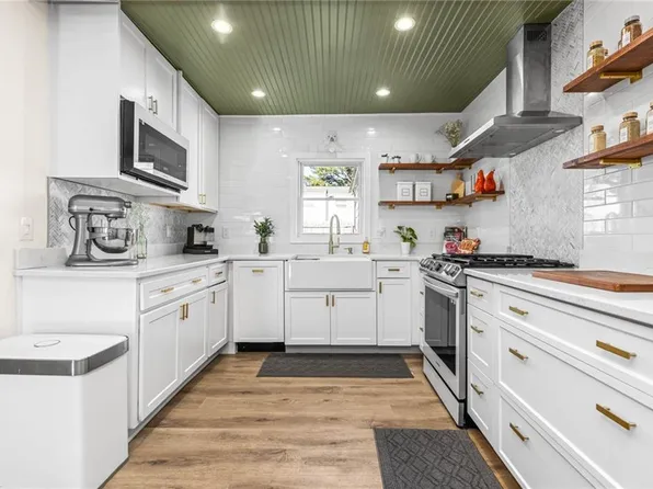 3028 Coach House Ln, Virginia Beach, VA 23452