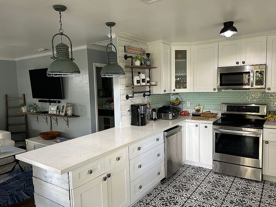 Open floor plan!