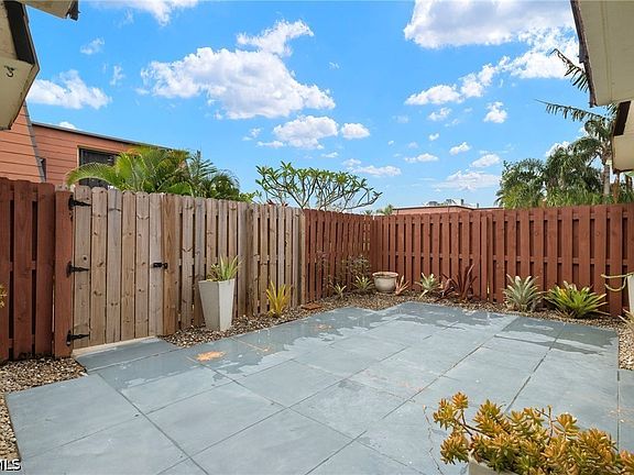 2nd image of 1520 Park Meadows Dr APT 1