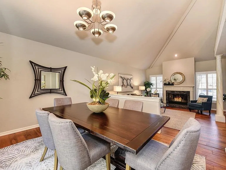 4650 Dorchester Ln — Photo 9