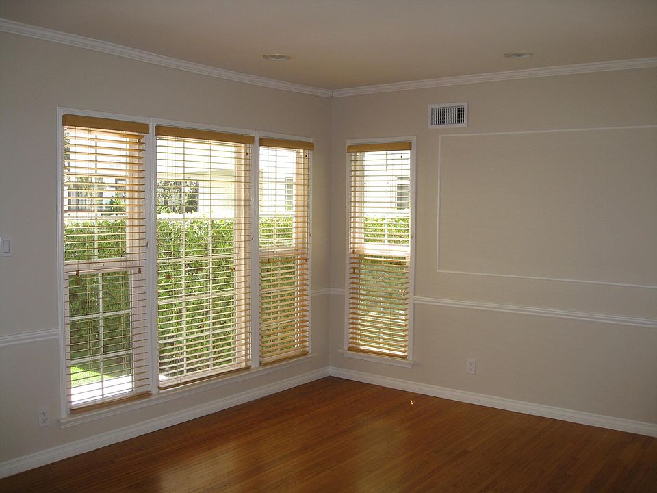 2nd image of 129 S Swall Dr