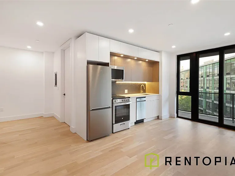 5 Withers St #6D — Photo 2