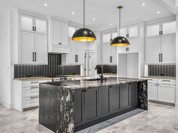 5th image of 105 Forest Brook Dr