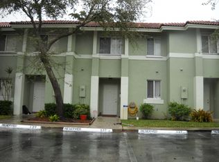 137 Hidden Court Rd, Hollywood, FL 33023